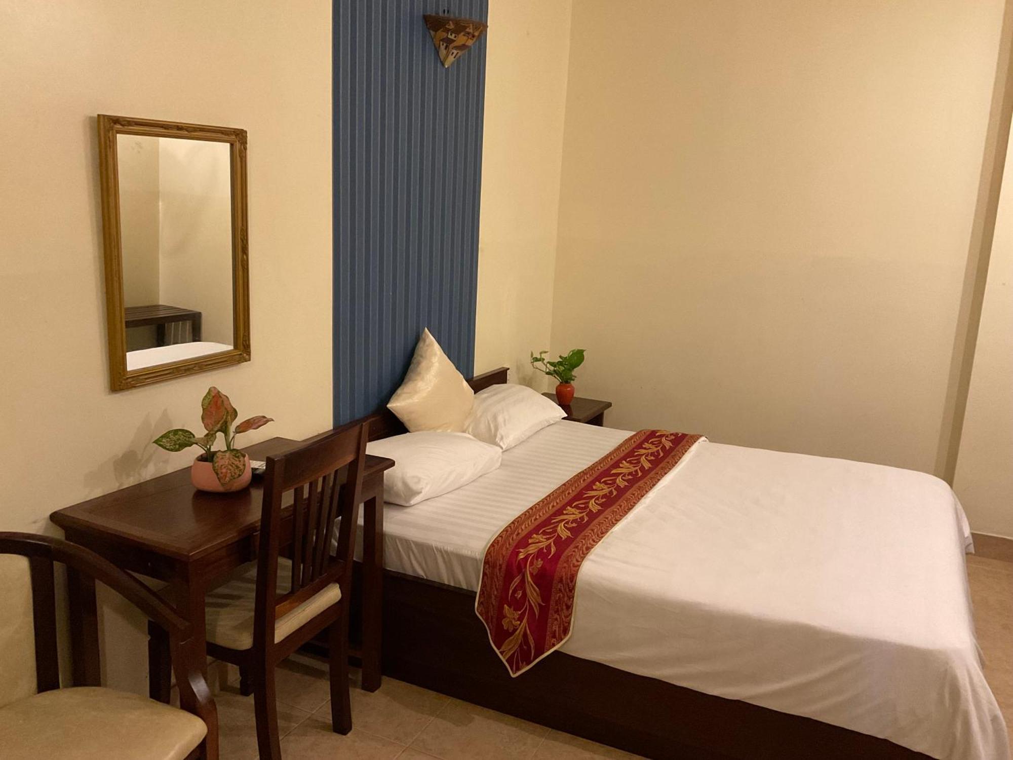 Khach San Minh Chau - Hoa Hung Hotel Ho Şi Min Exterior foto