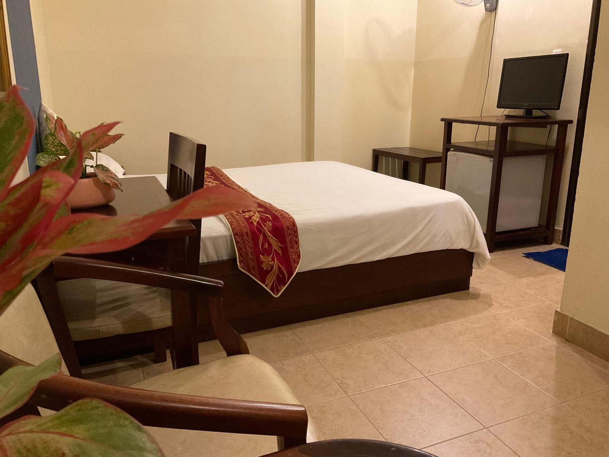 Khach San Minh Chau - Hoa Hung Hotel Ho Şi Min Exterior foto