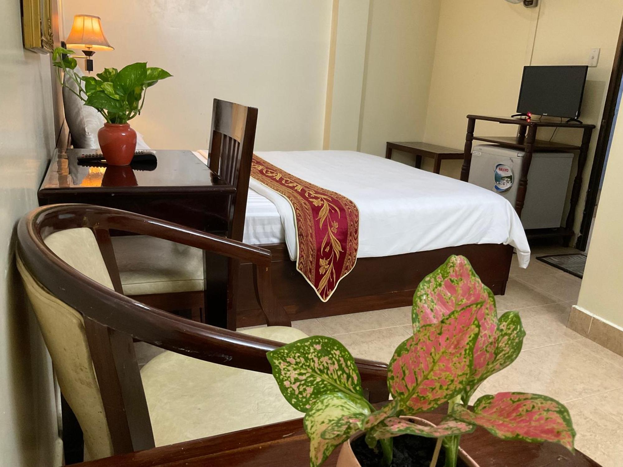 Khach San Minh Chau - Hoa Hung Hotel Ho Şi Min Exterior foto