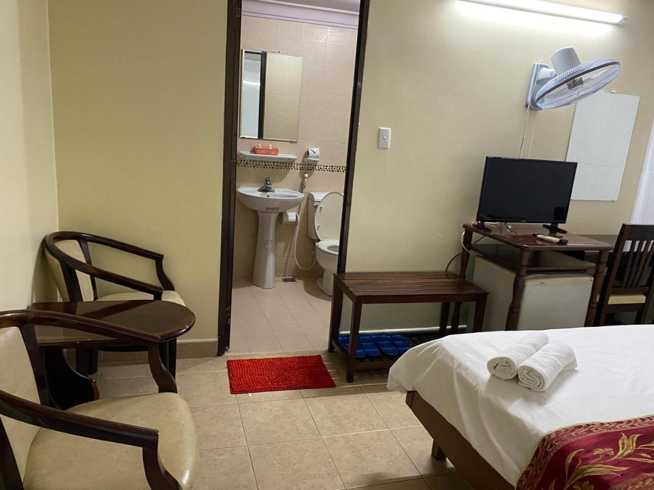 Khach San Minh Chau - Hoa Hung Hotel Ho Şi Min Exterior foto